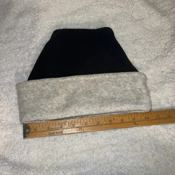 Soft Winter Hat NO TAGS NO SIZE Cream n Black in color - Picture 1 of 4